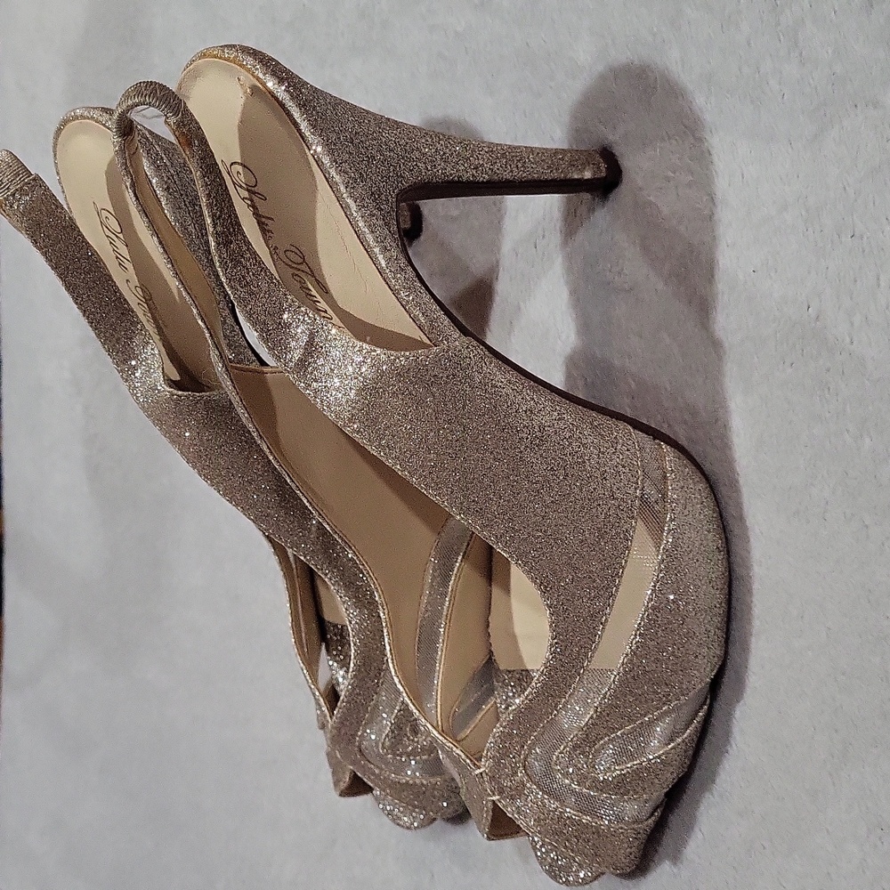 Lulu Townsend Elegant Glitter Slingback Heels - Picture 4 of 11